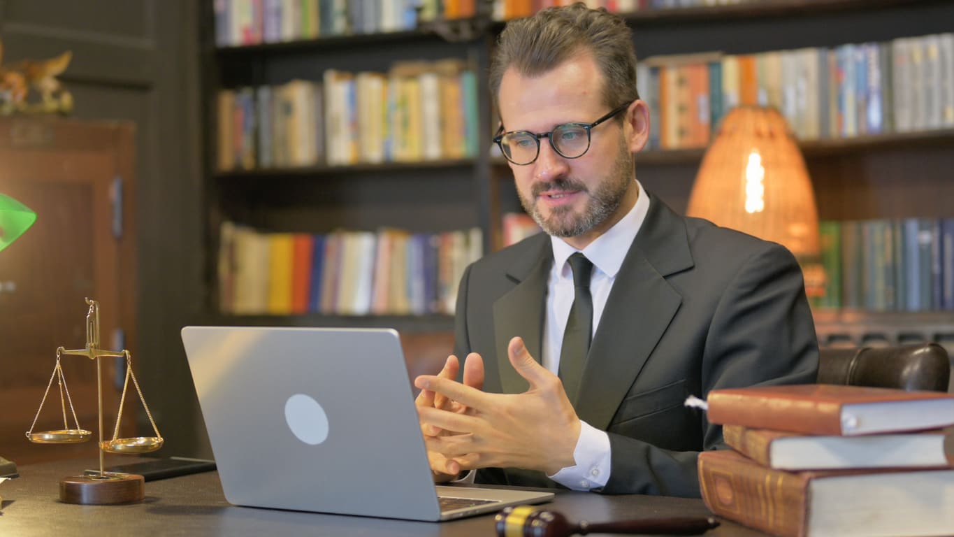 Abogados empresariales para empresas locales e internacionales