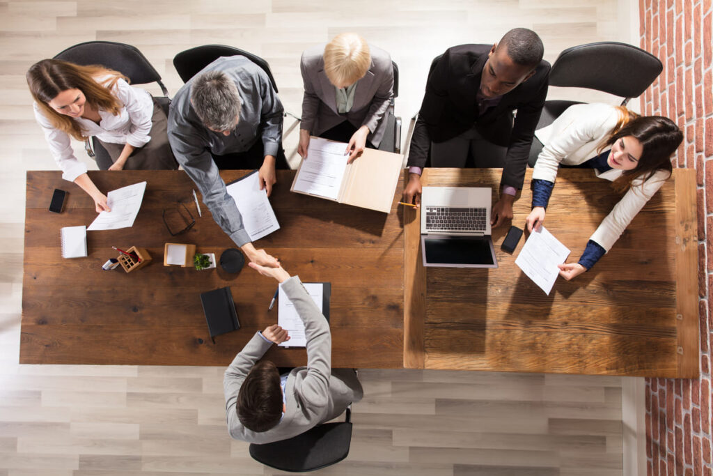 Estrategias contractuales para negocios en crecimiento